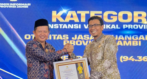 OJK Provinsi Jambi Raih Anugerah Keterbukaan Informasi Publik 2025 dengan Predikat Informatif